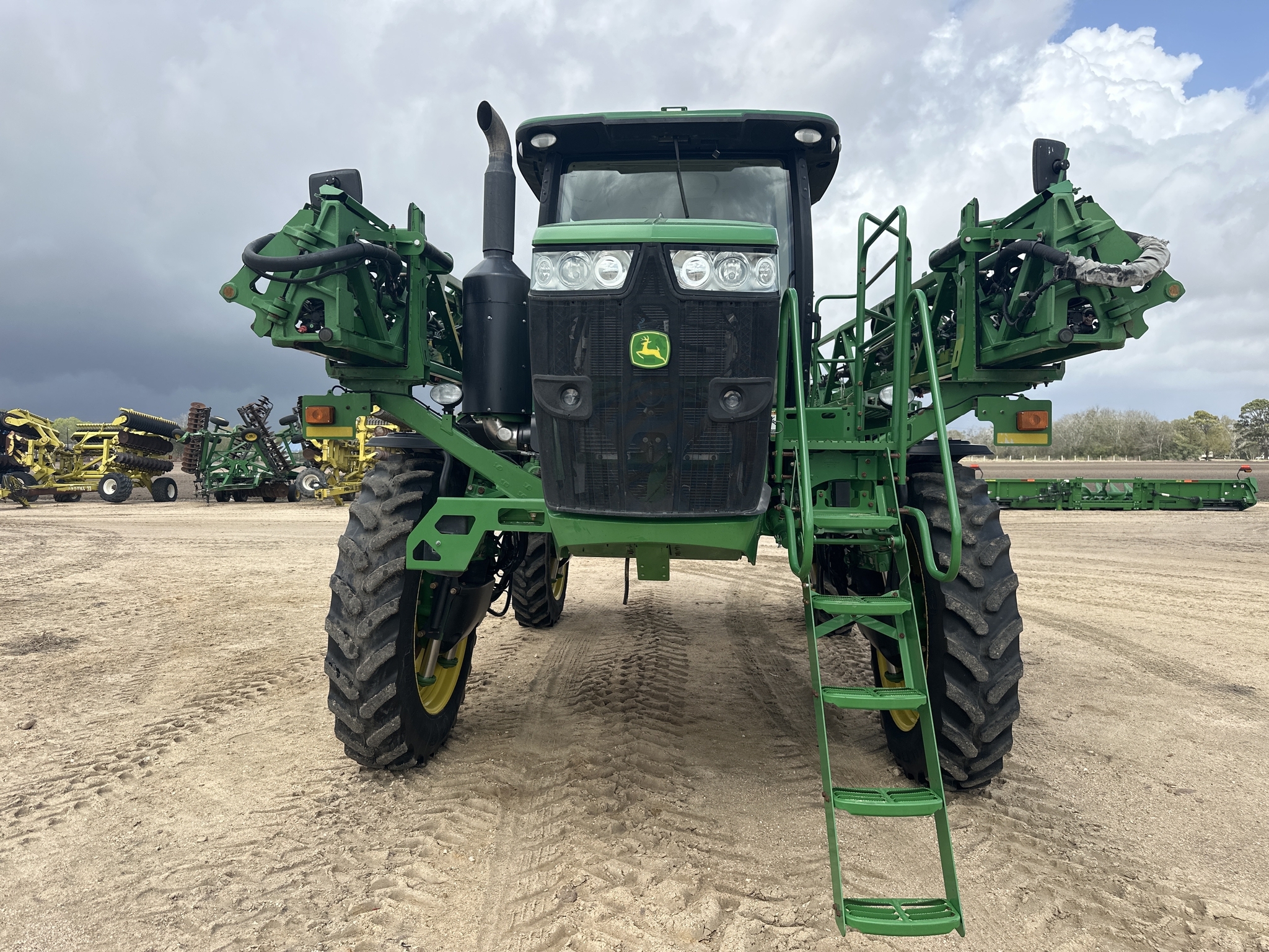2015 John Deere R4030 Self-Propelled Sprayer