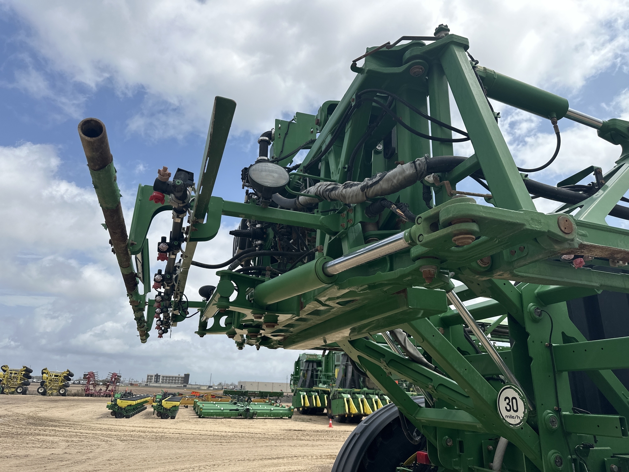 2015 John Deere R4030 Self-Propelled Sprayer