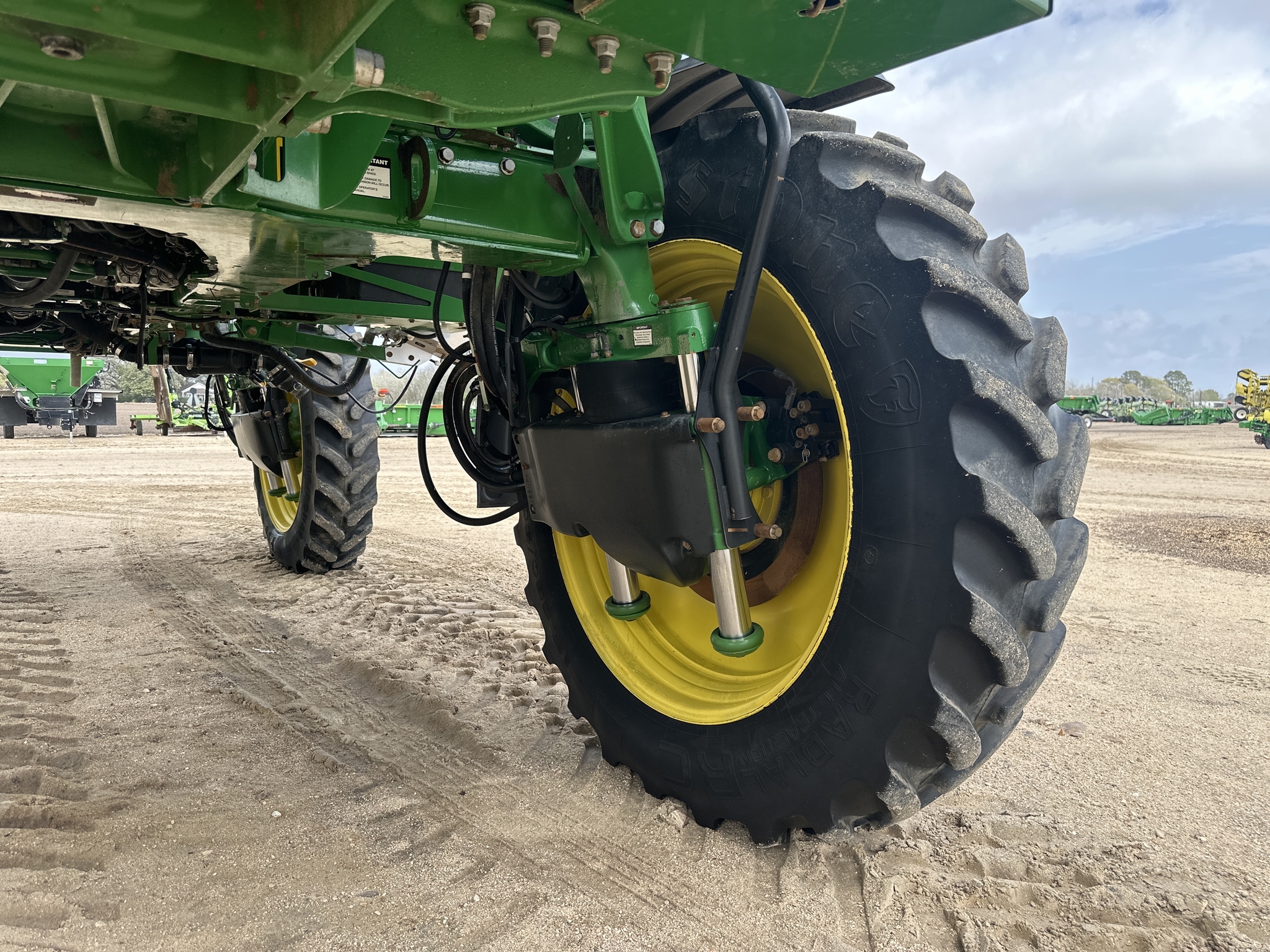 2015 John Deere R4030 Self-Propelled Sprayer