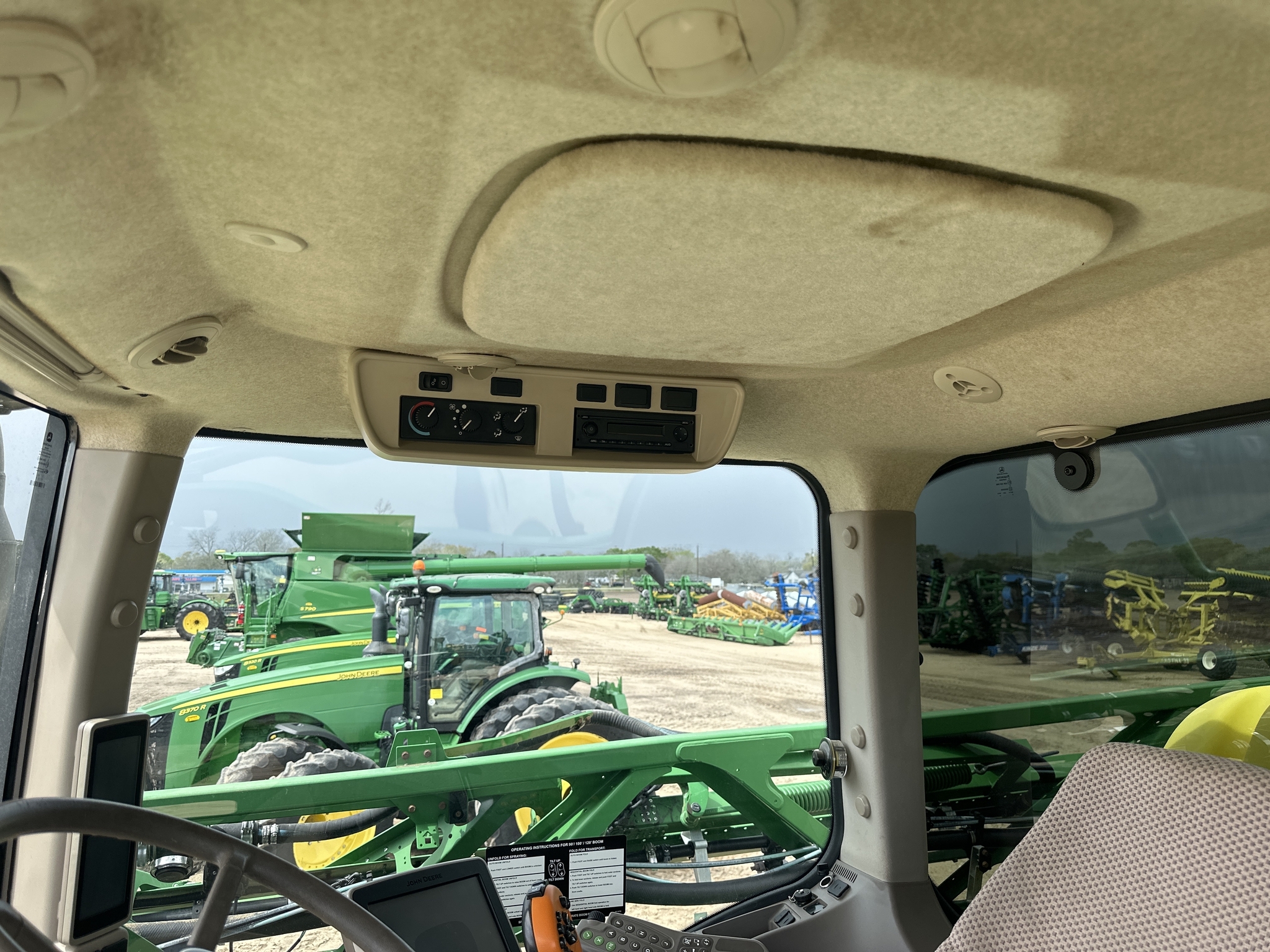 2015 John Deere R4030 Self-Propelled Sprayer