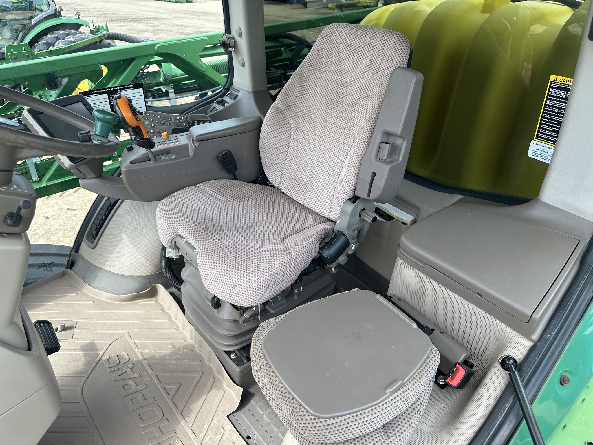 2015 John Deere R4030 Self-Propelled Sprayer