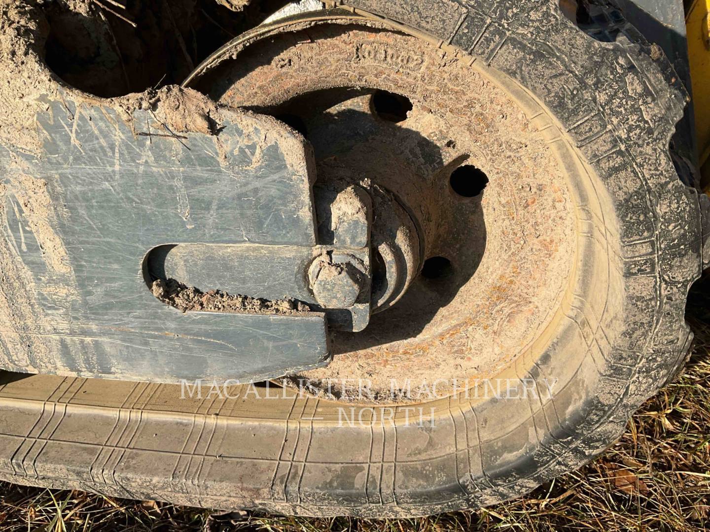 2021 Deere 317G Skid Steer