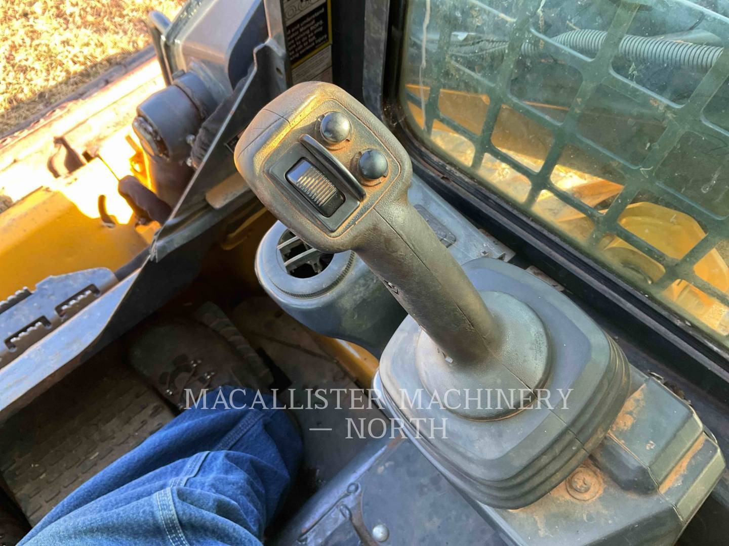 2021 Deere 317G Skid Steer