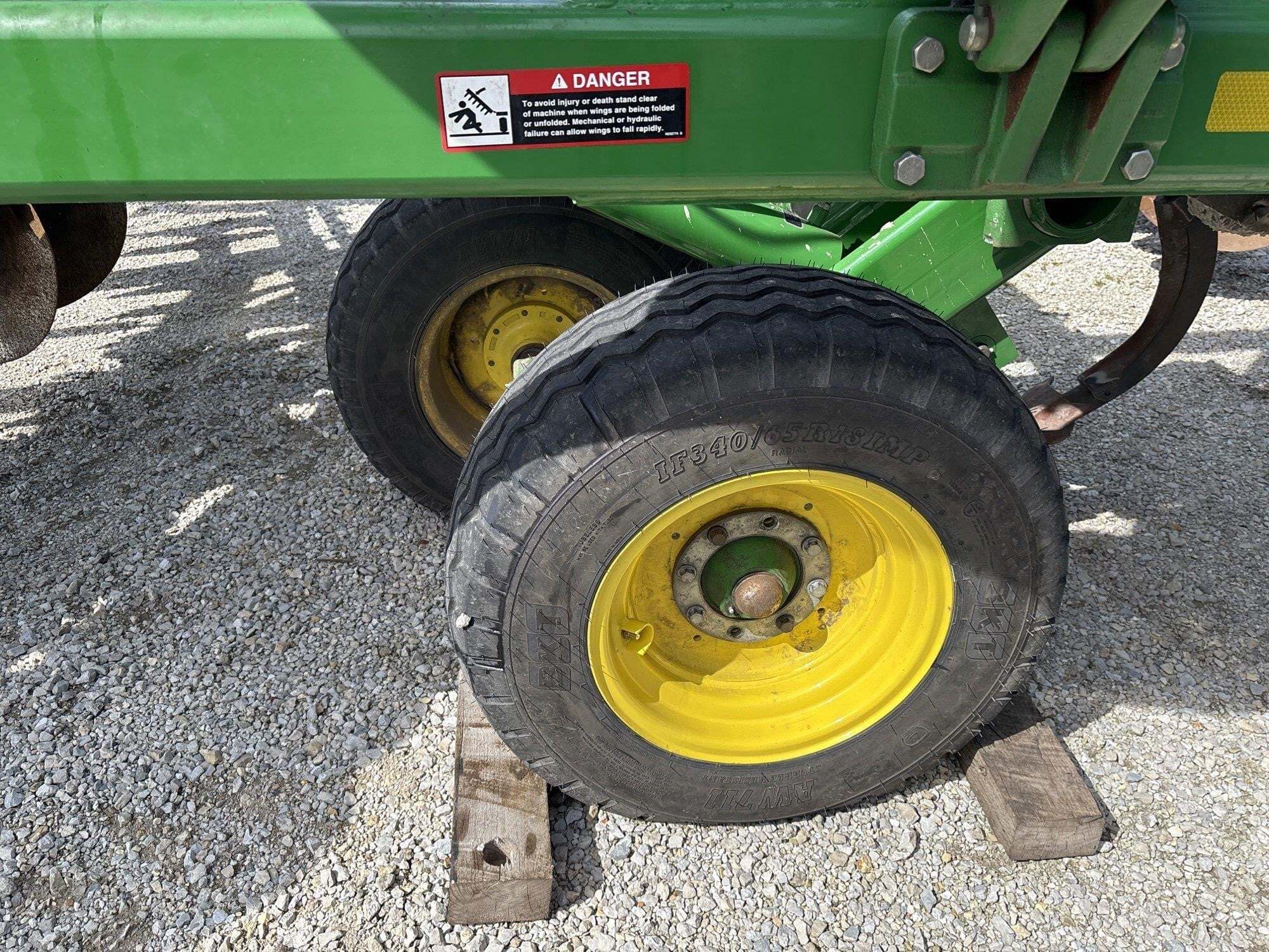 2012 John Deere 2720 In-Line Ripper