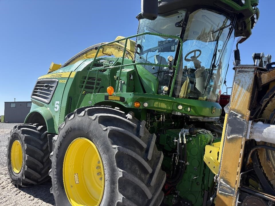 2025 John Deere 9900 Self-Propelled Forage Harvester