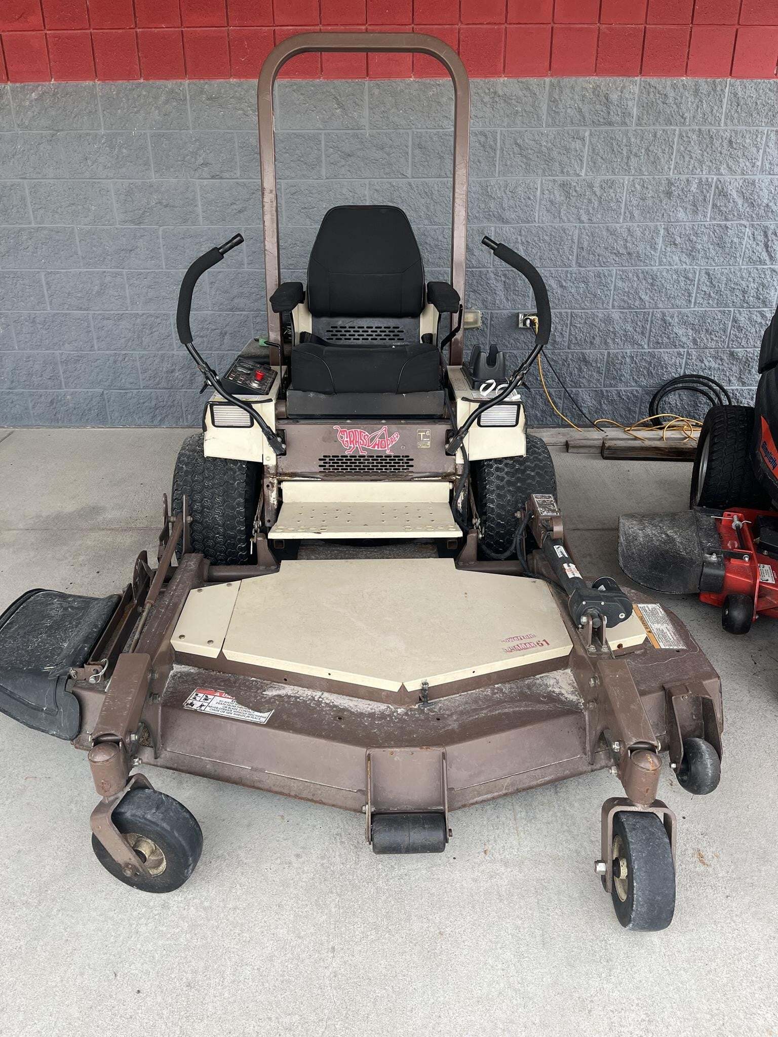 2014 Grasshopper 725DT6 Lawn Mower