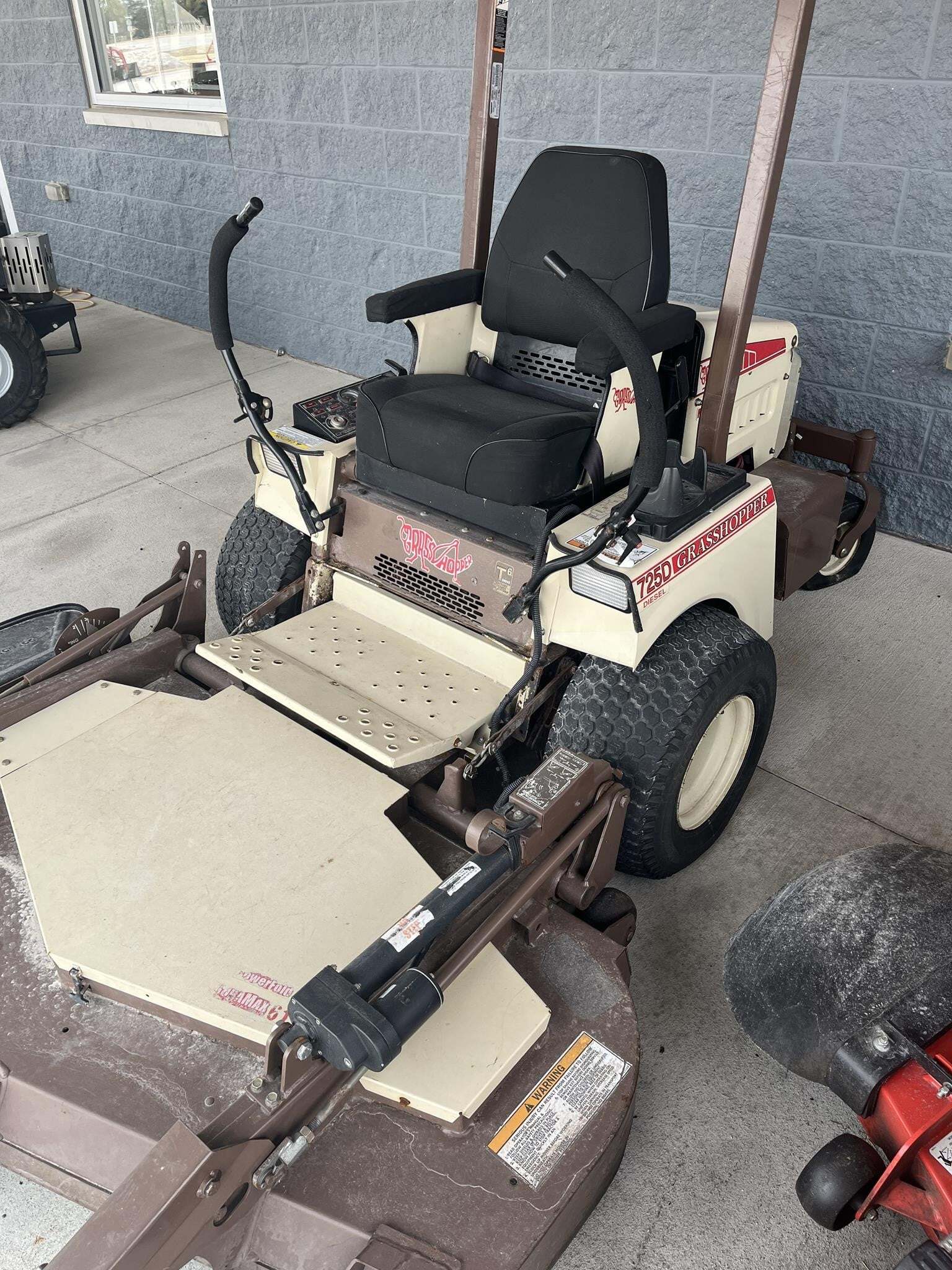 2014 Grasshopper 725DT6 Lawn Mower