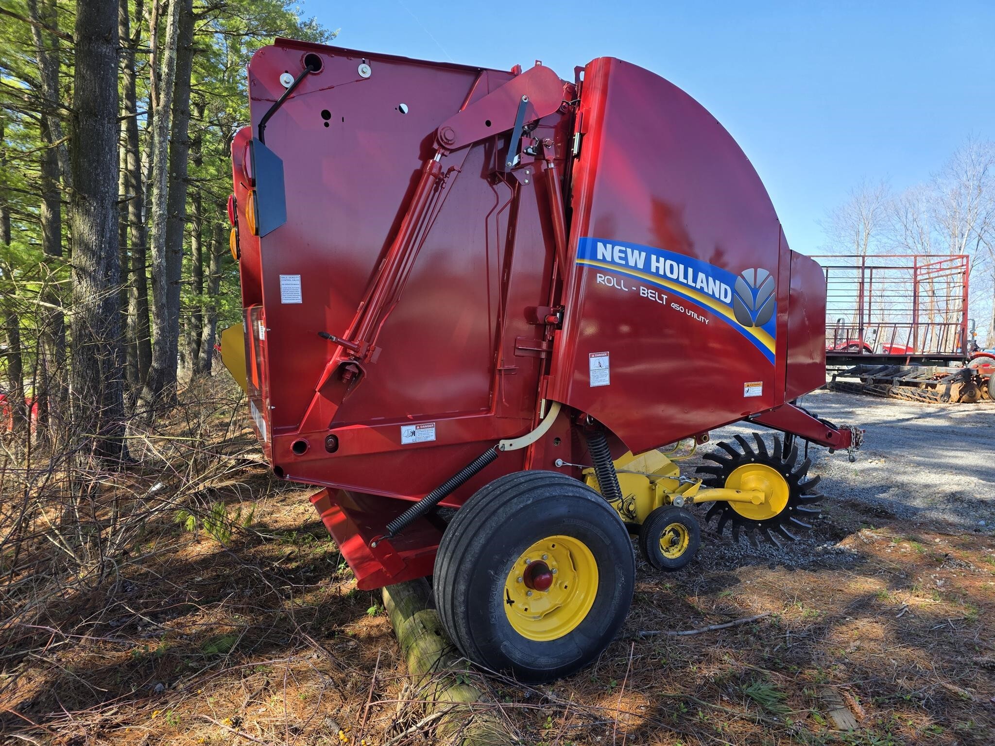 2022 New Holland Roll-Belt 450 Utility Round Baler