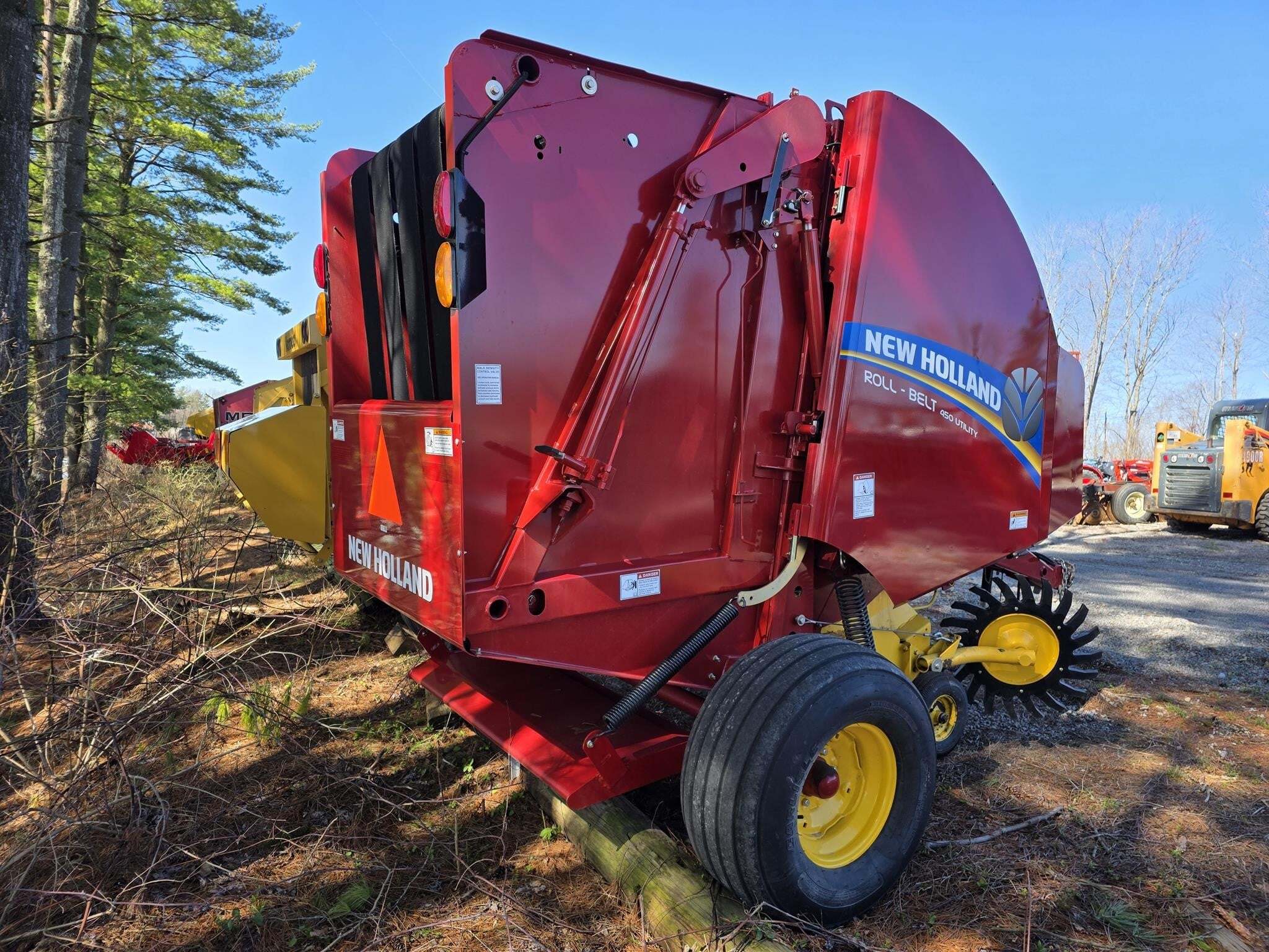 2022 New Holland Roll-Belt 450 Utility Round Baler