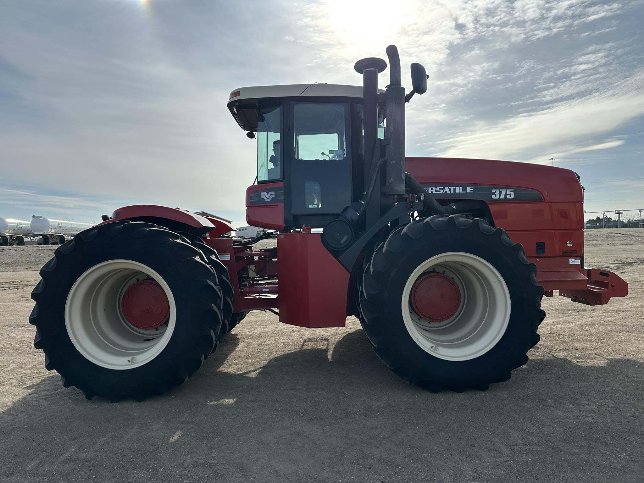 2010 Versatile 375 Tractor