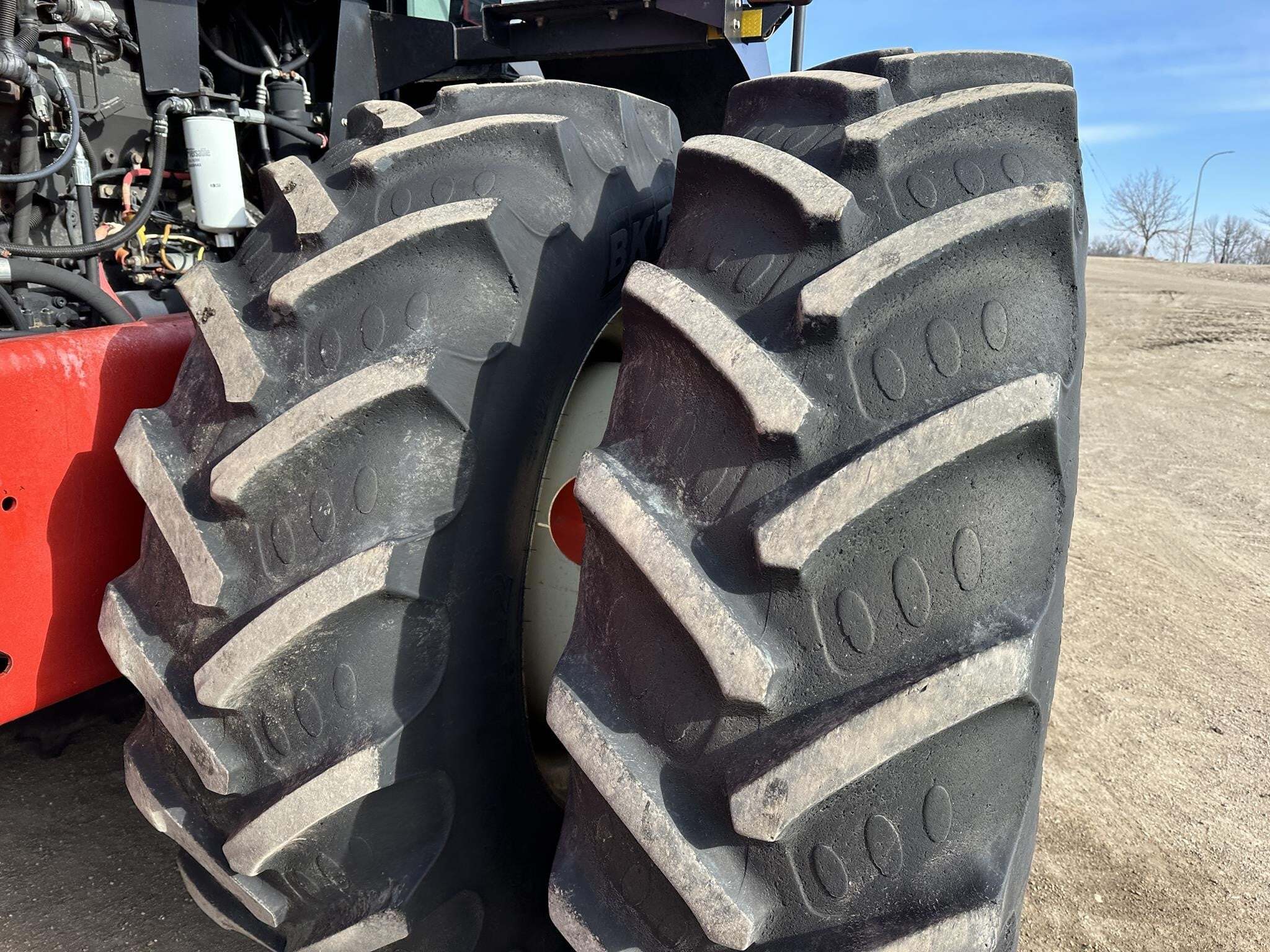 2010 Versatile 375 Tractor