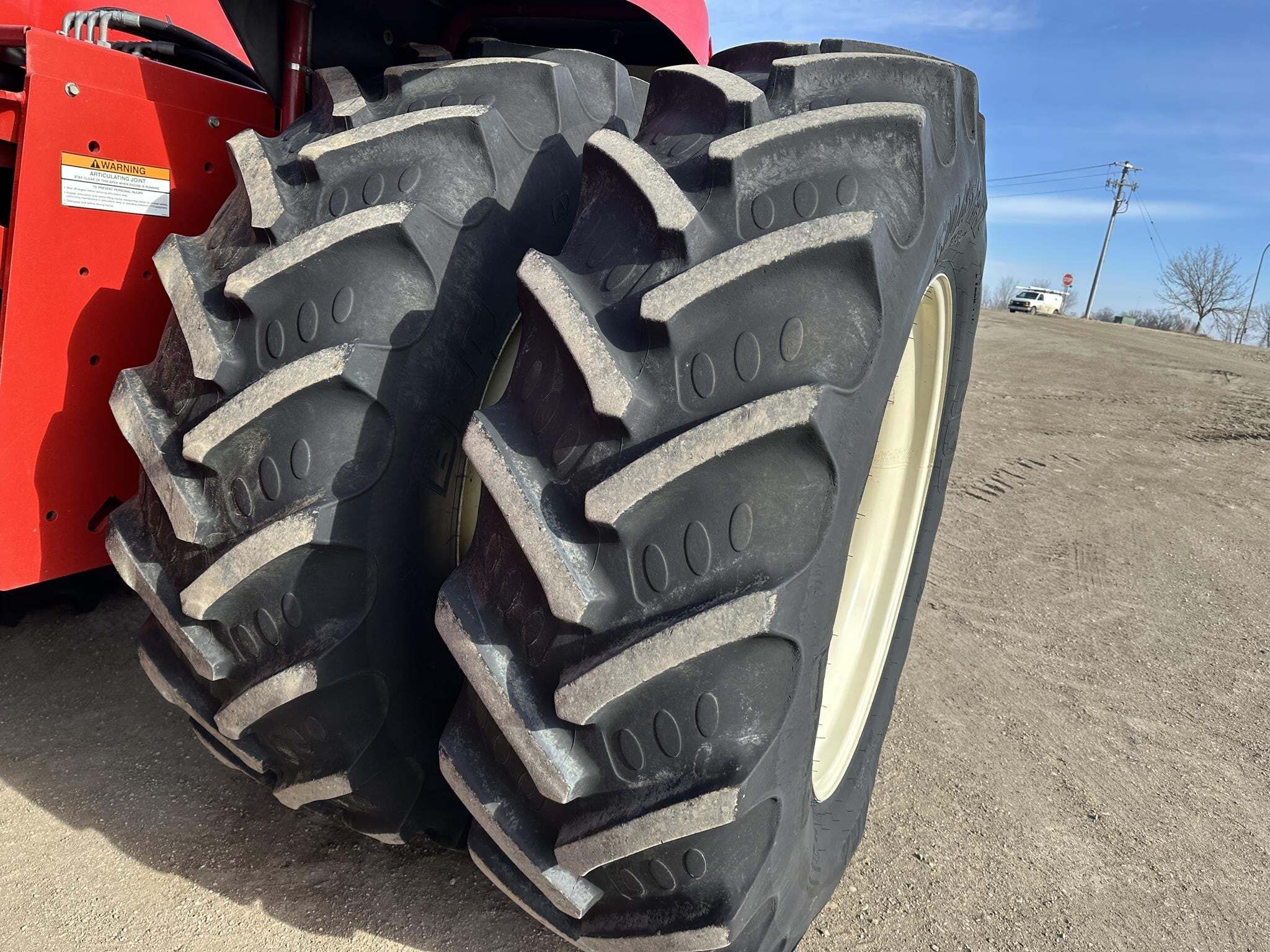 2010 Versatile 375 Tractor