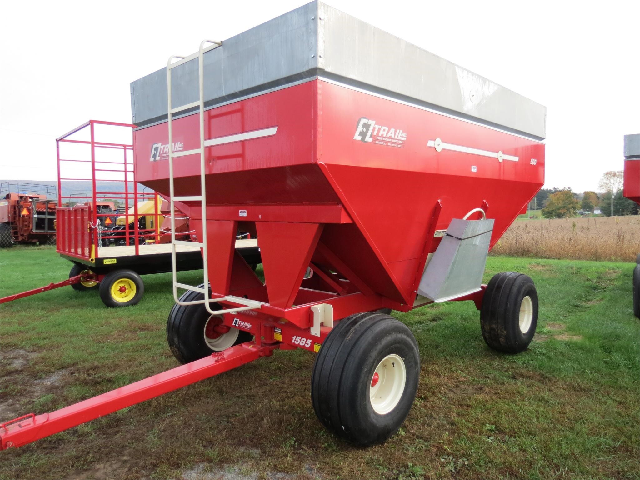 2025 E-Z Trail 500 Gravity Wagon