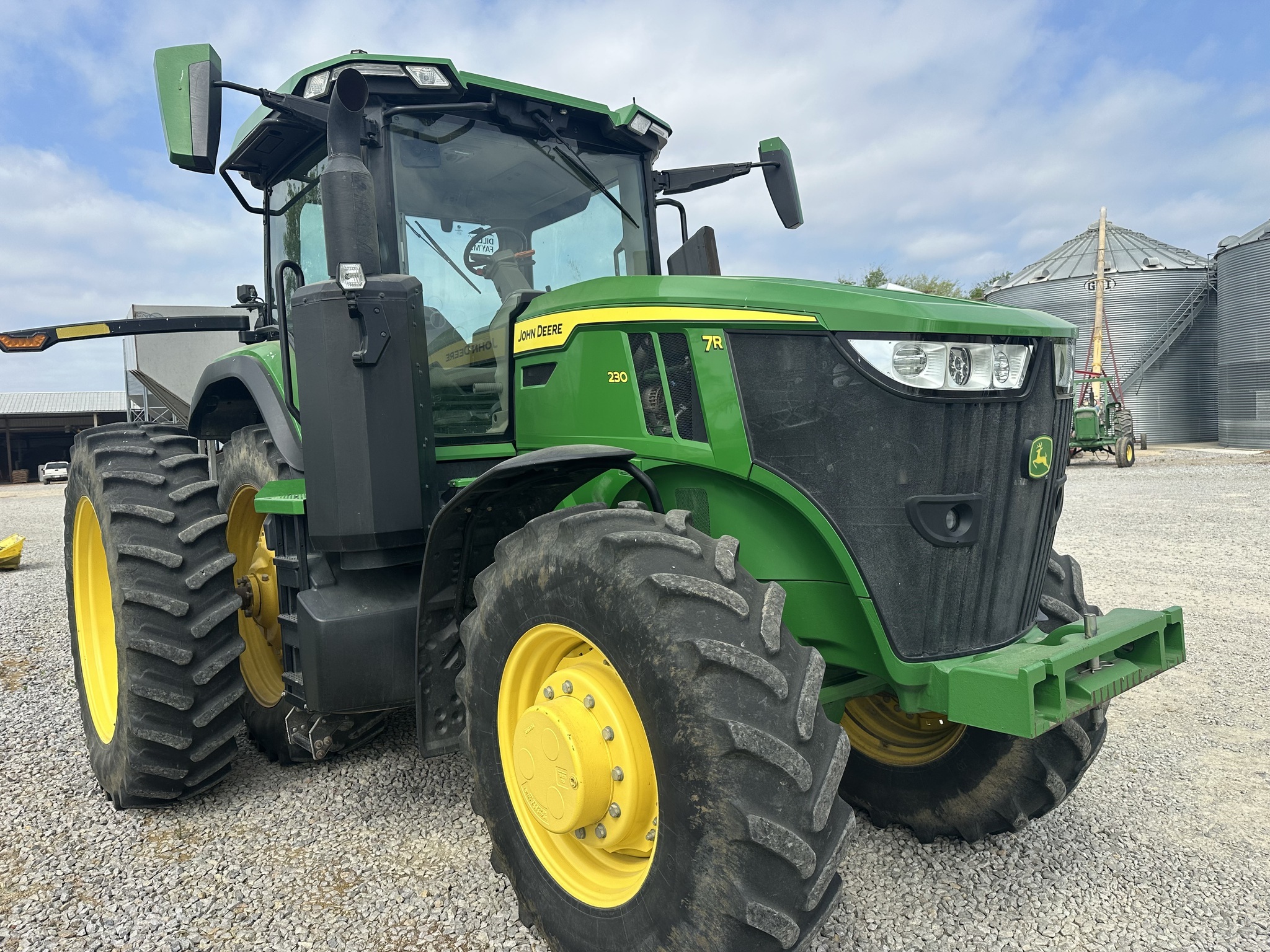 2020 John Deere 7R 230 Tractor