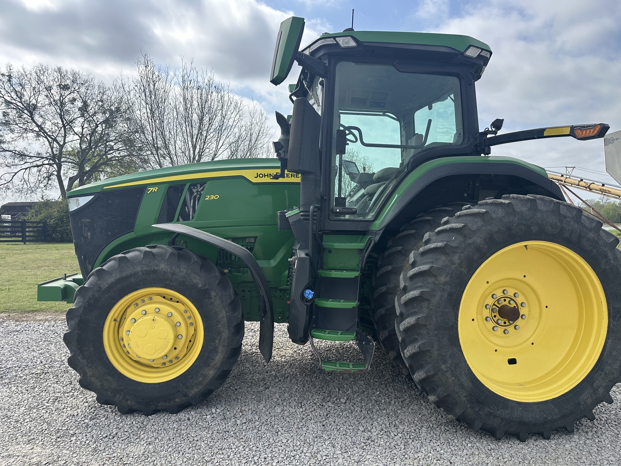2020 John Deere 7R 230 Tractor