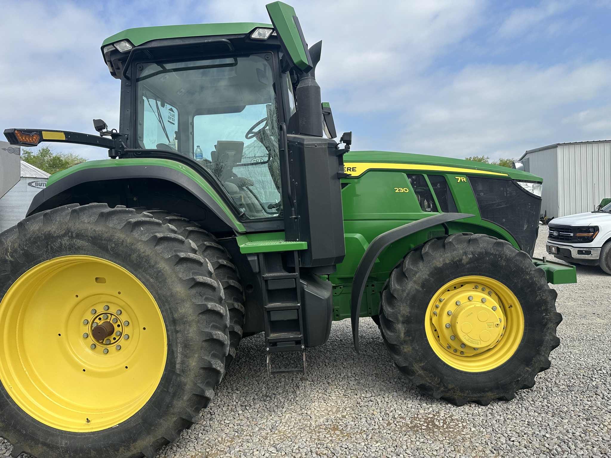 2020 John Deere 7R 230 Tractor