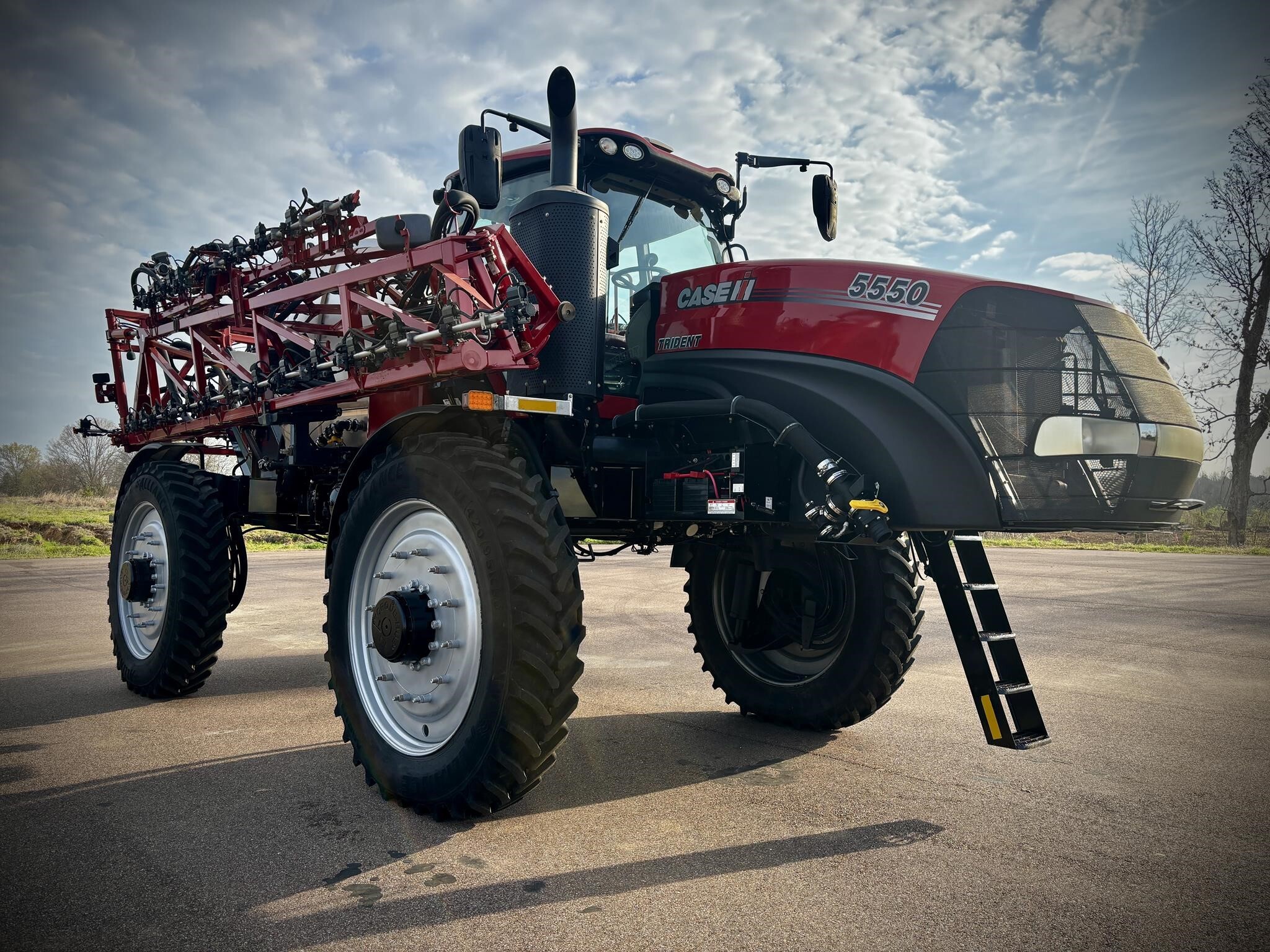 2019 Case IH TRIDENT 5550 Self-Propelled Sprayer
