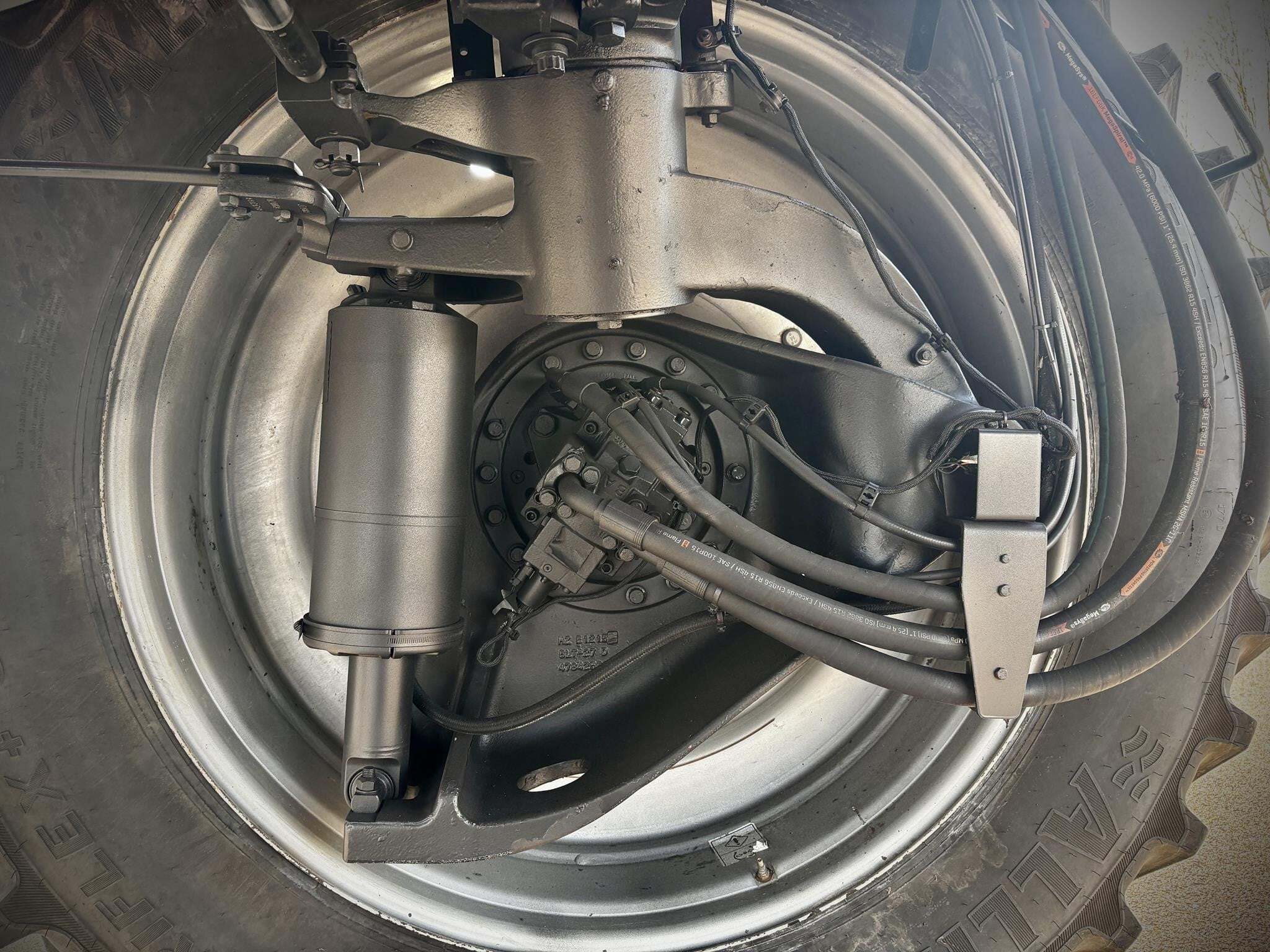 2019 Case IH TRIDENT 5550 Self-Propelled Sprayer