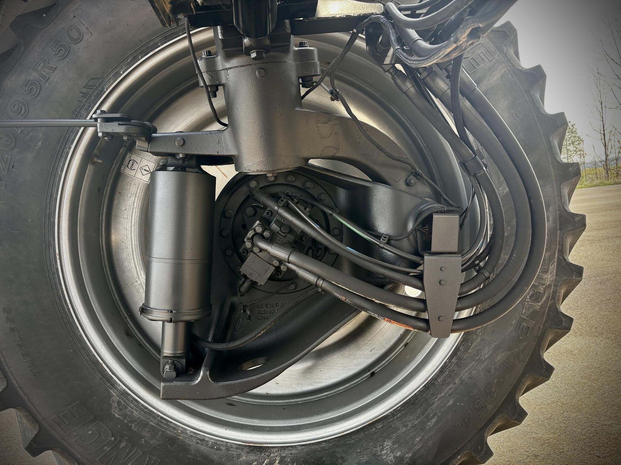 2019 Case IH TRIDENT 5550 Self-Propelled Sprayer