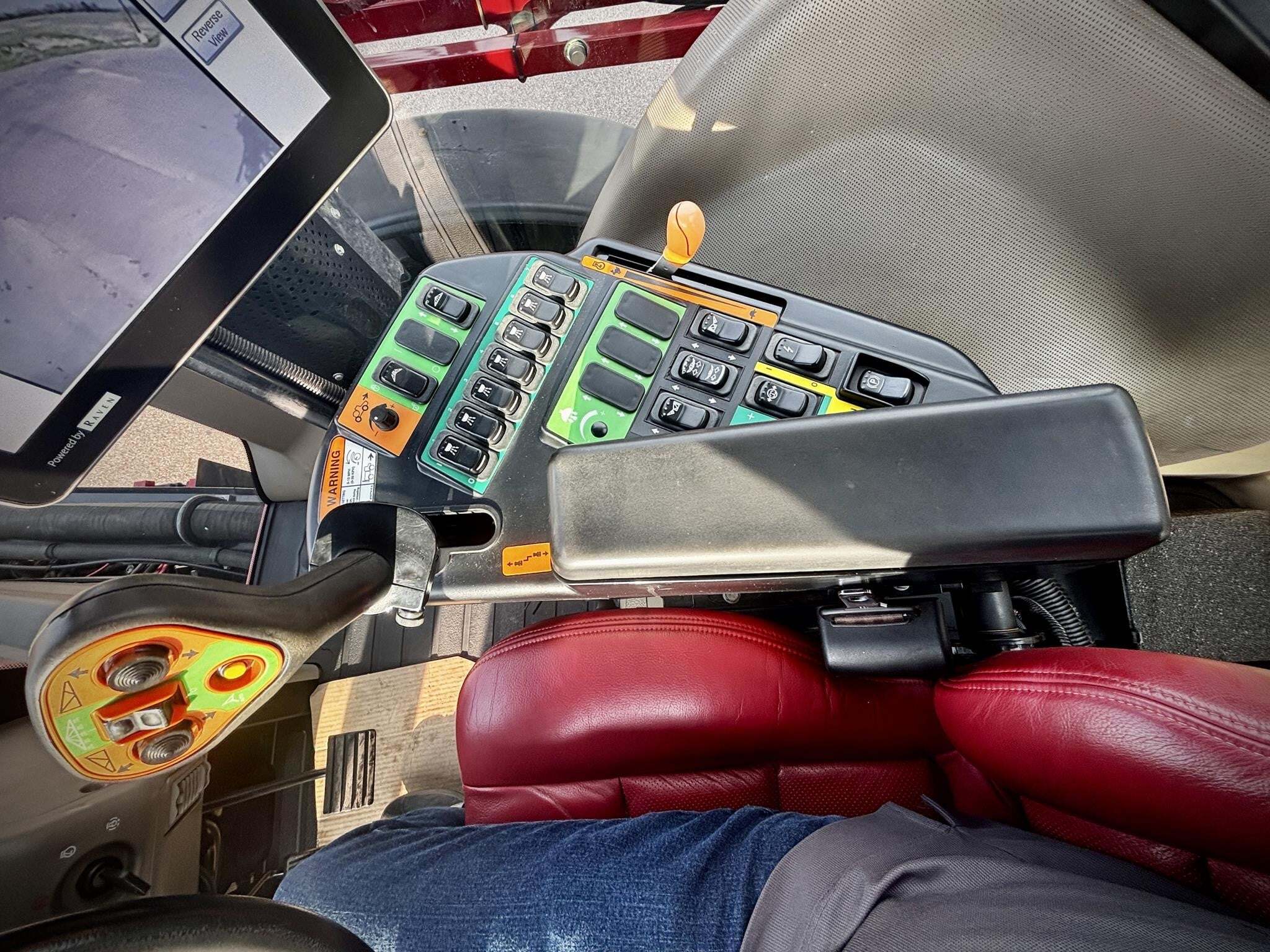 2019 Case IH TRIDENT 5550 Self-Propelled Sprayer