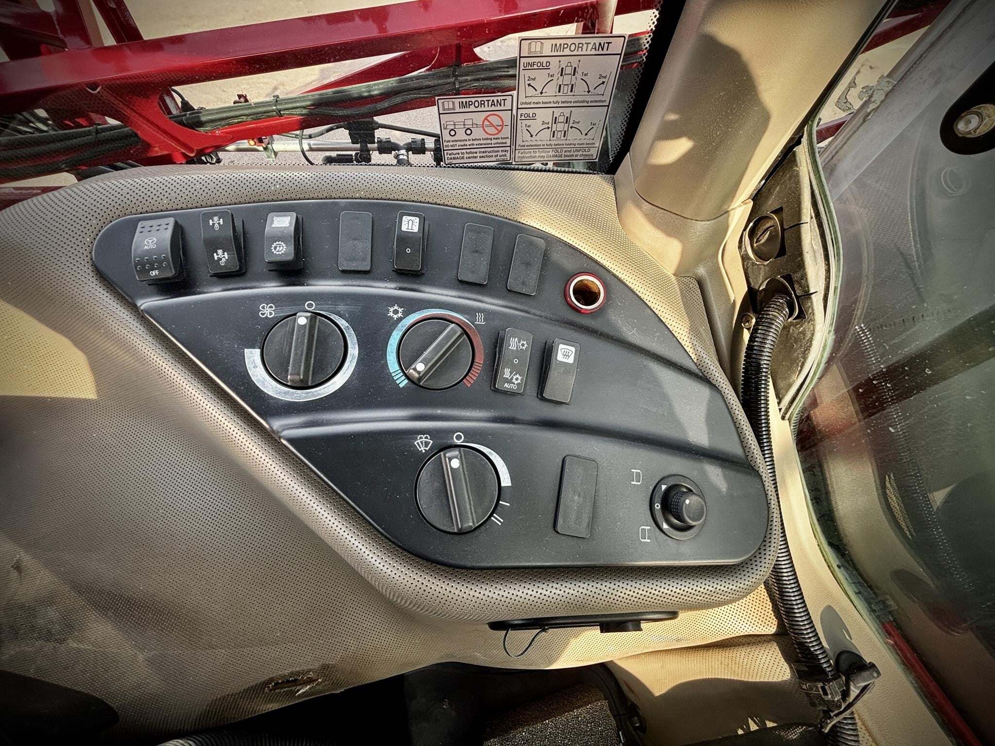 2019 Case IH TRIDENT 5550 Self-Propelled Sprayer