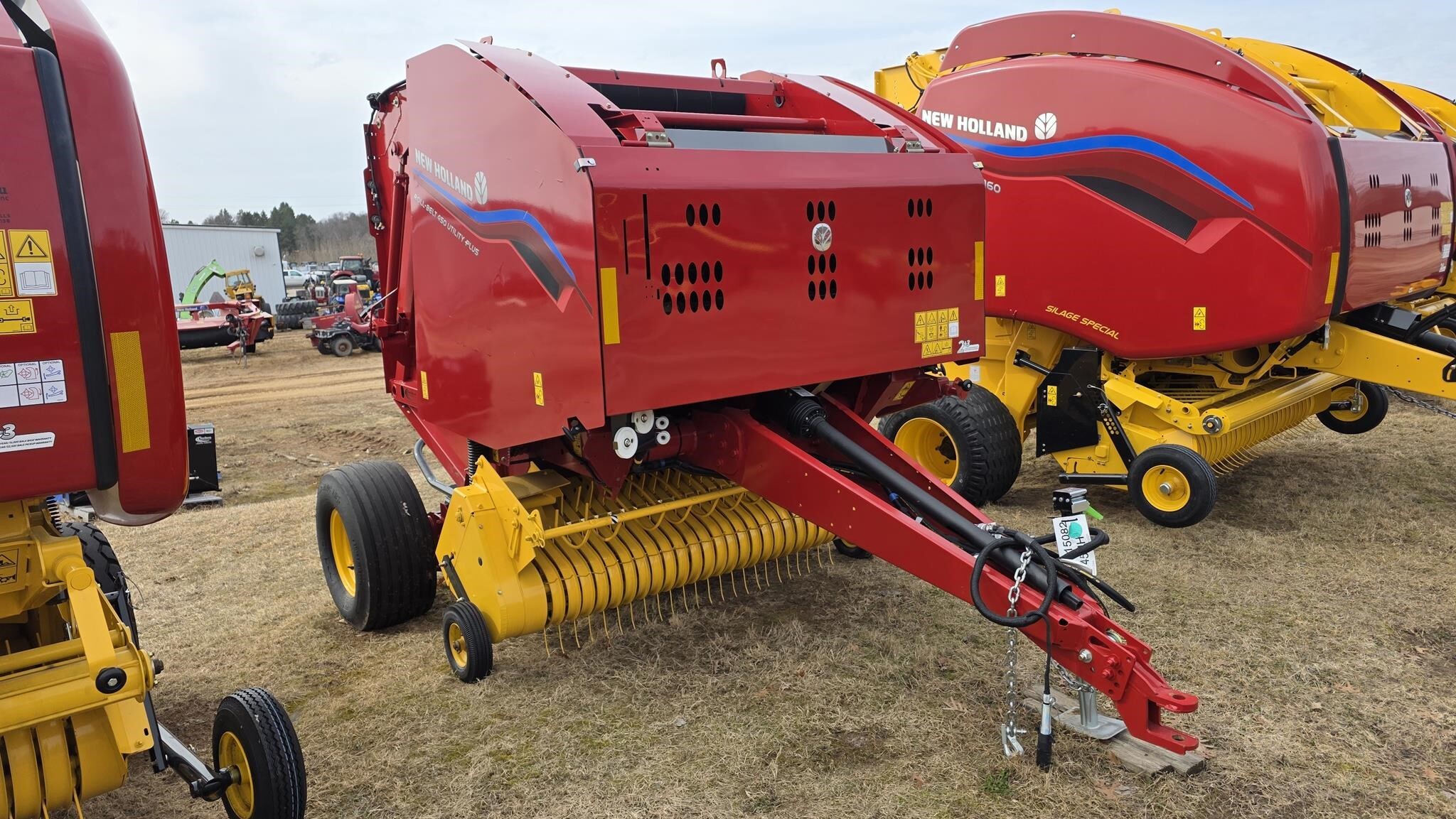 2025 New Holland Roll-Belt 450 Utility Round Baler