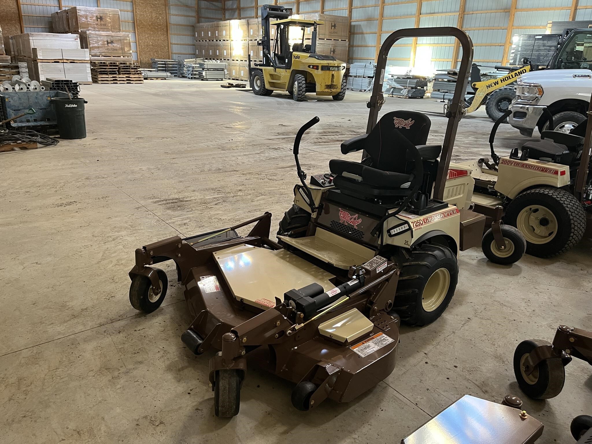 2026 Grasshopper 725DT6 Lawn Mower