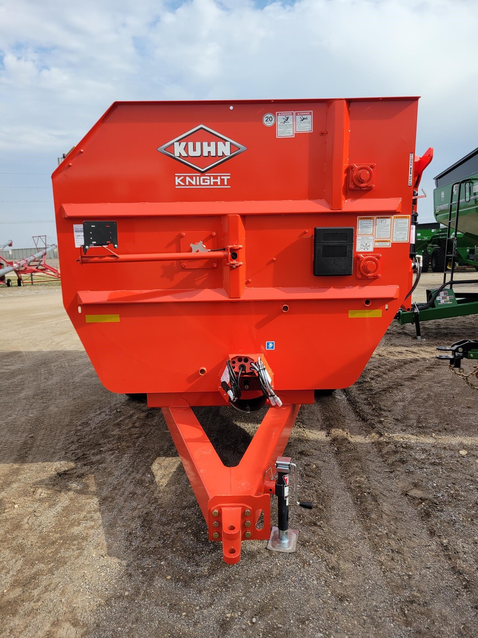 2026 Kuhn Knight RA136 Grinders and Mixer