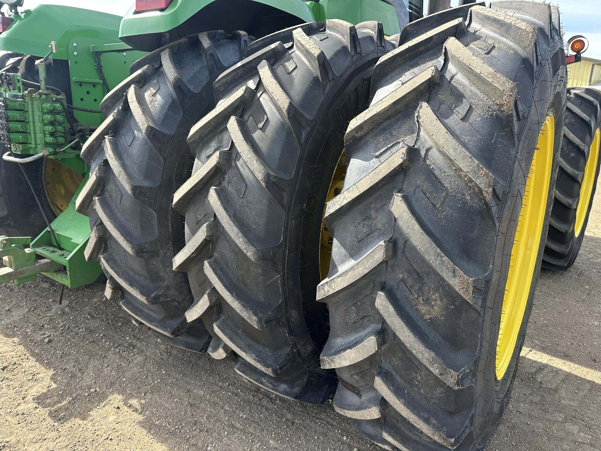 2004 John Deere 9420 Tractor