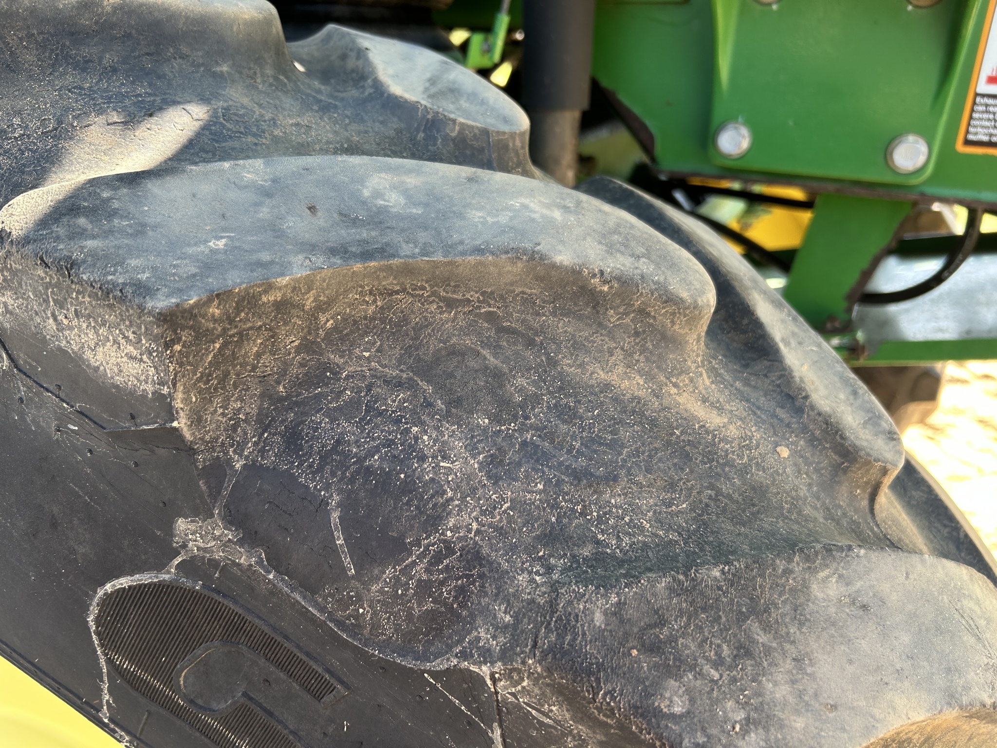 2016 John Deere R4023 Self-Propelled Sprayer