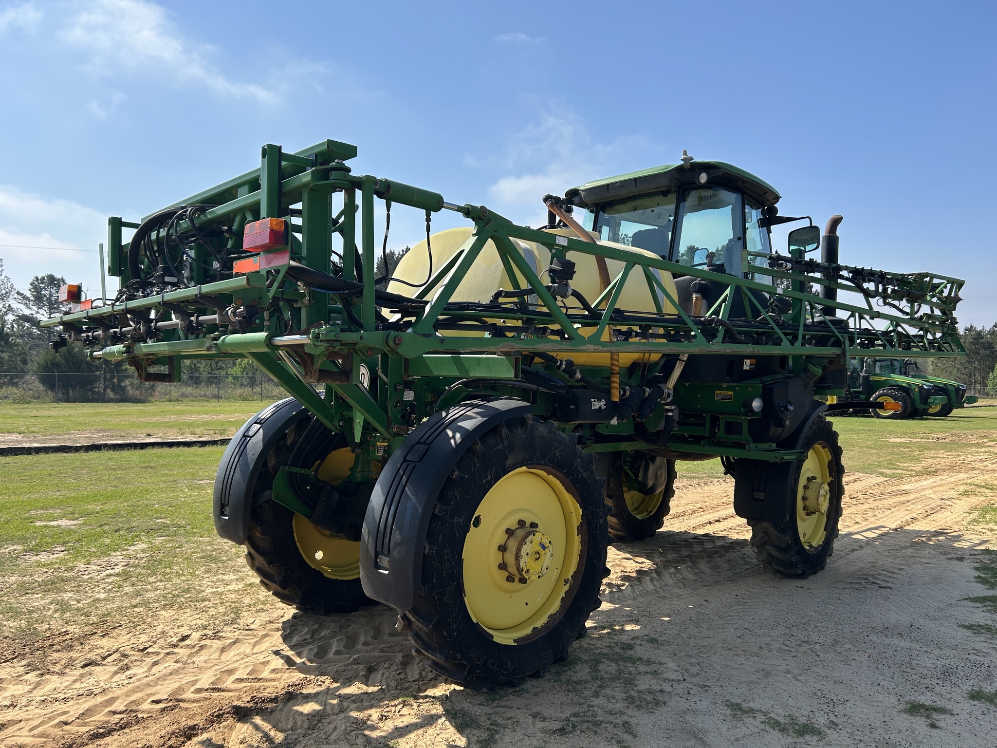 2016 John Deere R4023 Self-Propelled Sprayer