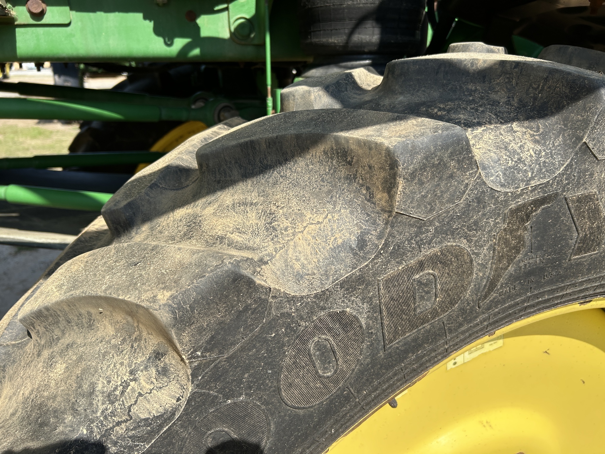 2016 John Deere R4023 Self-Propelled Sprayer