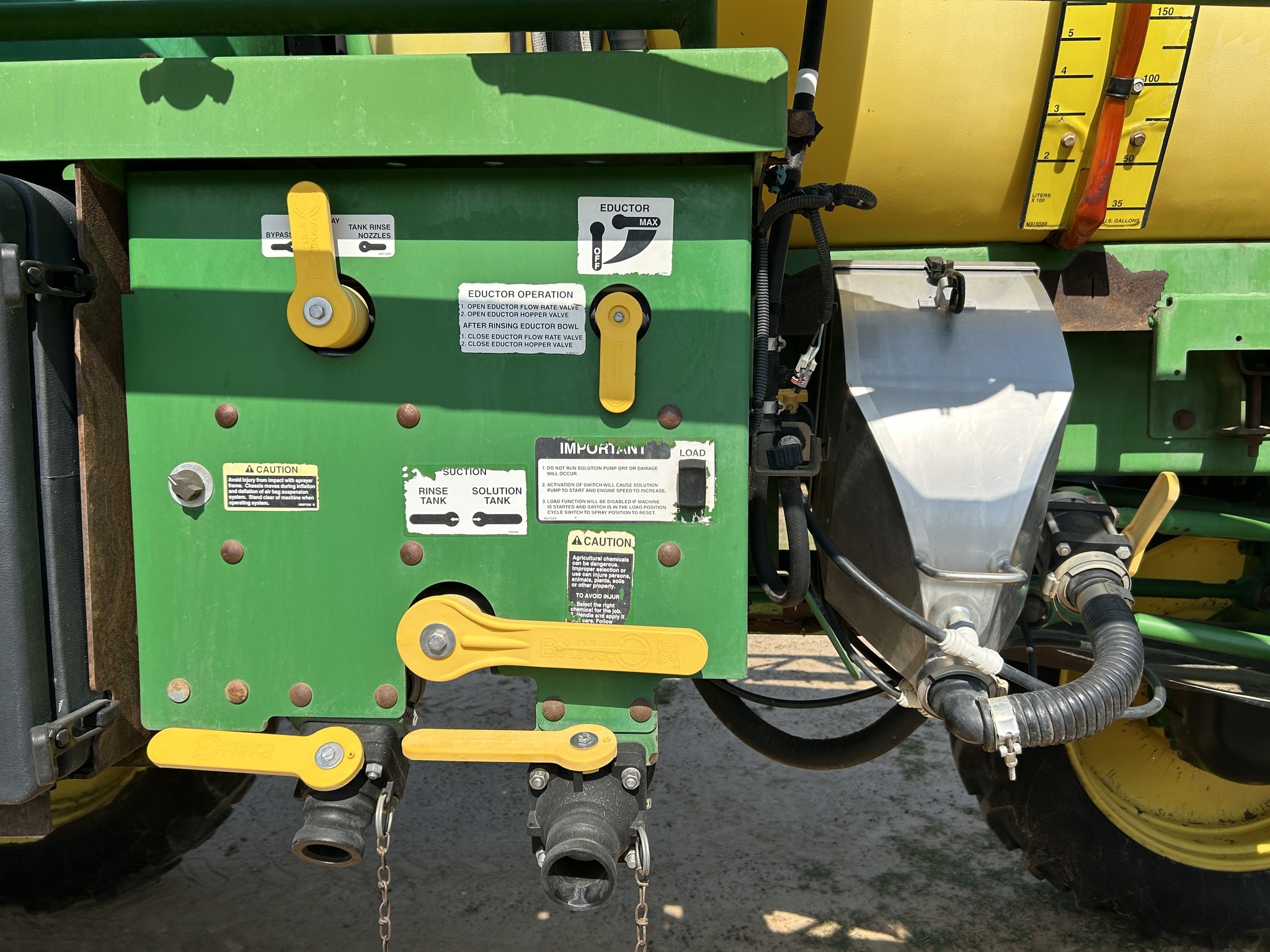 2016 John Deere R4023 Self-Propelled Sprayer