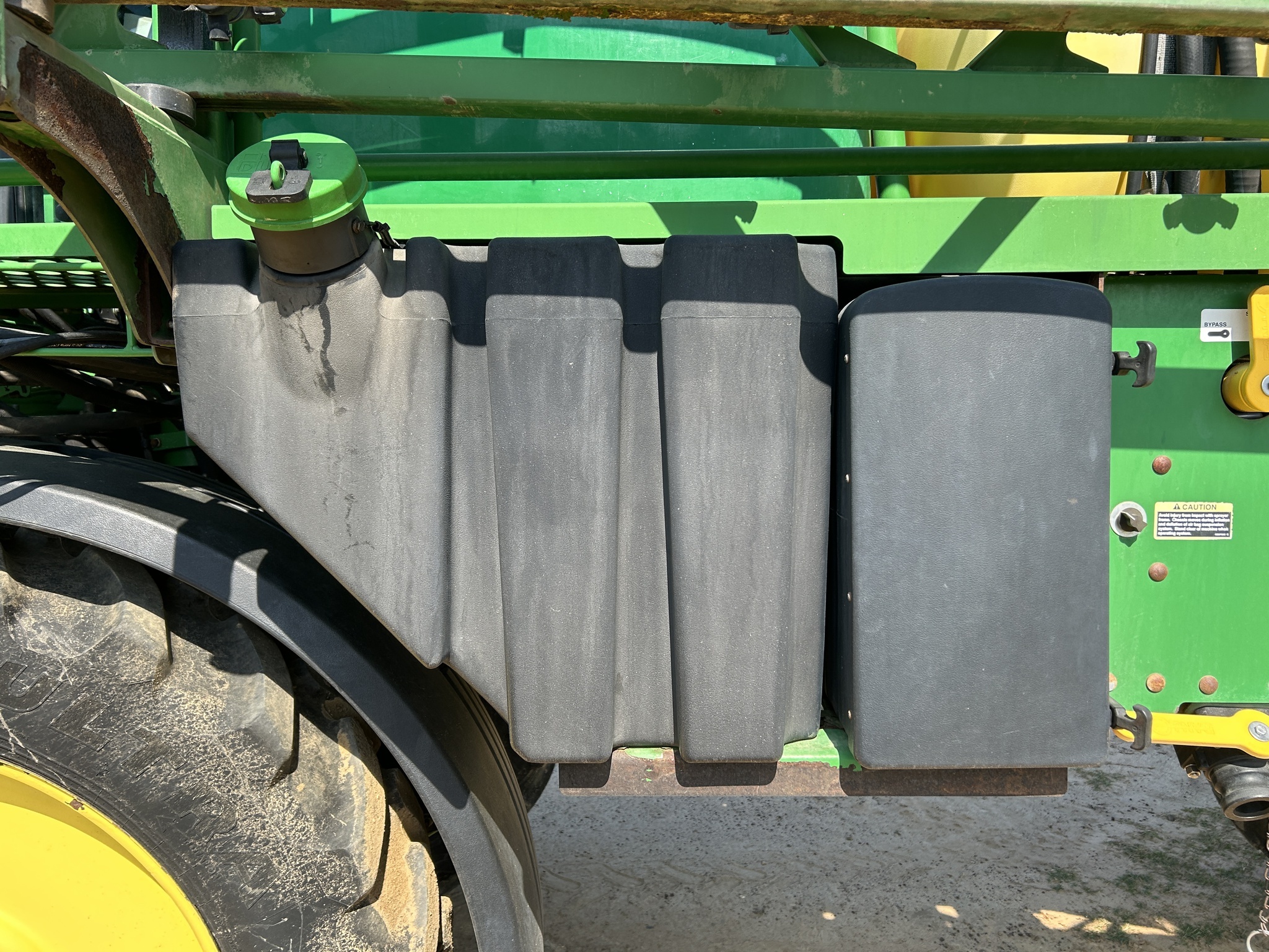 2016 John Deere R4023 Self-Propelled Sprayer