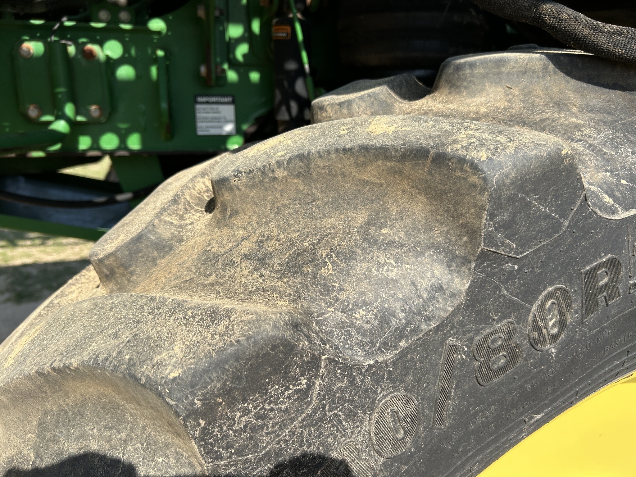 2016 John Deere R4023 Self-Propelled Sprayer