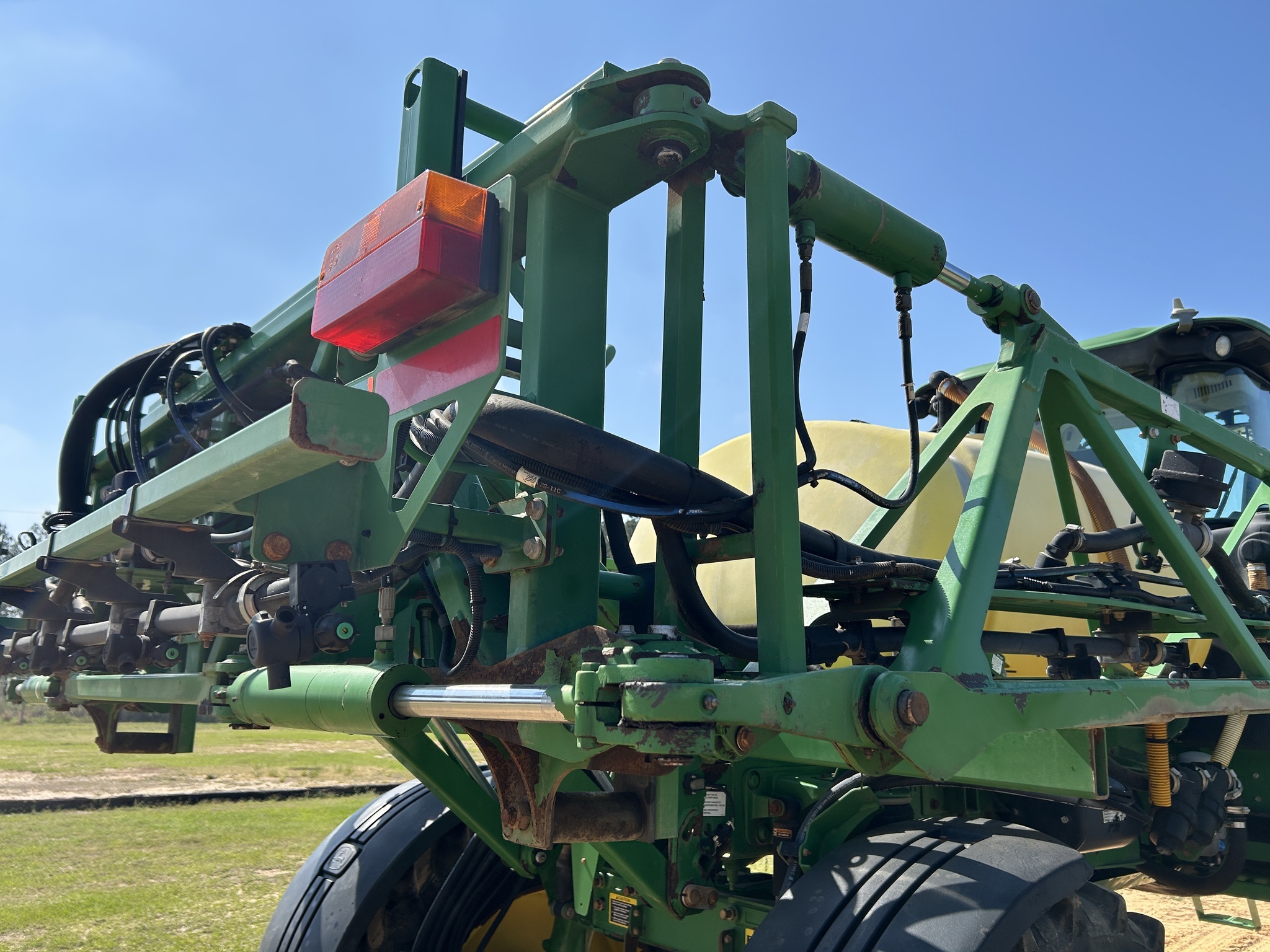 2016 John Deere R4023 Self-Propelled Sprayer