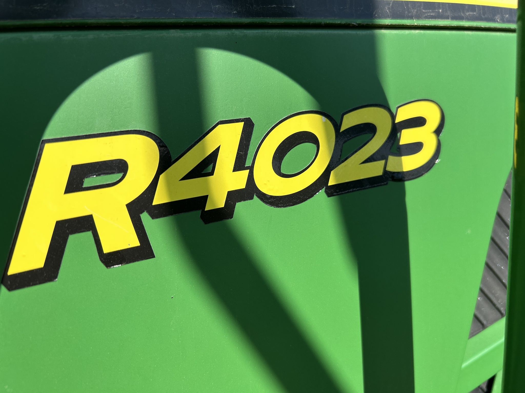 2016 John Deere R4023 Self-Propelled Sprayer