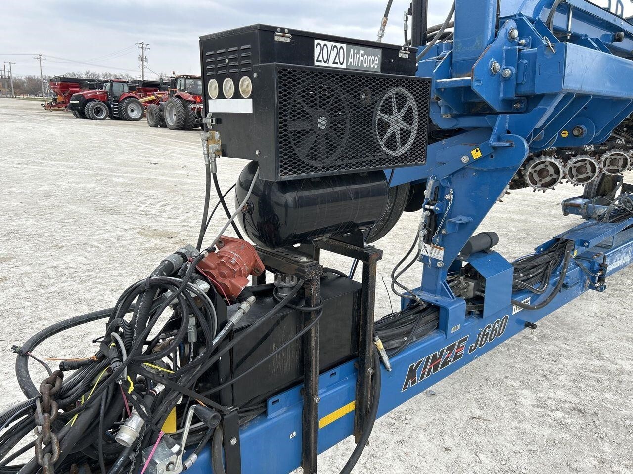 2013 Kinze 3660 Planter