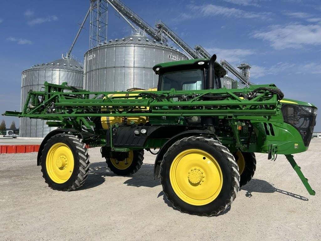 2015 John Deere R4030 Self-Propelled Sprayer