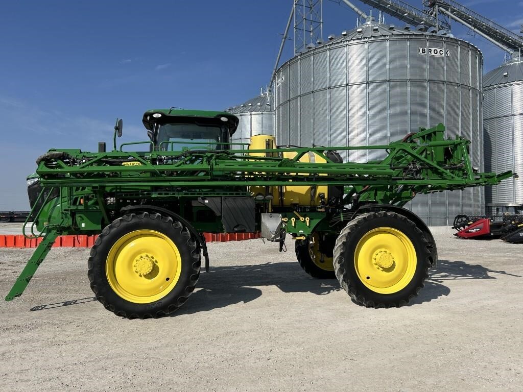 2015 John Deere R4030 Self-Propelled Sprayer