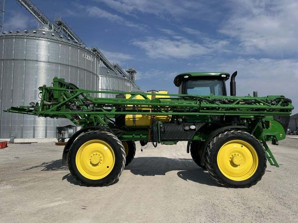 2015 John Deere R4030 Self-Propelled Sprayer