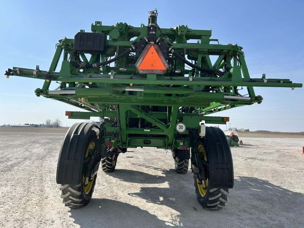 2015 John Deere R4030 Self-Propelled Sprayer