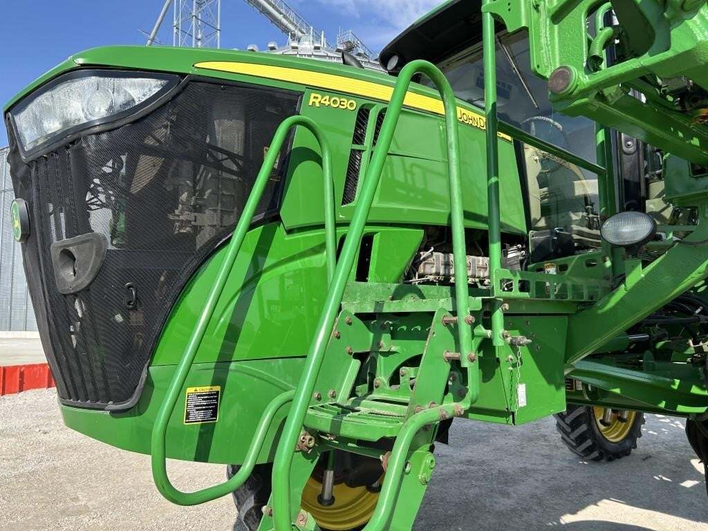 2015 John Deere R4030 Self-Propelled Sprayer
