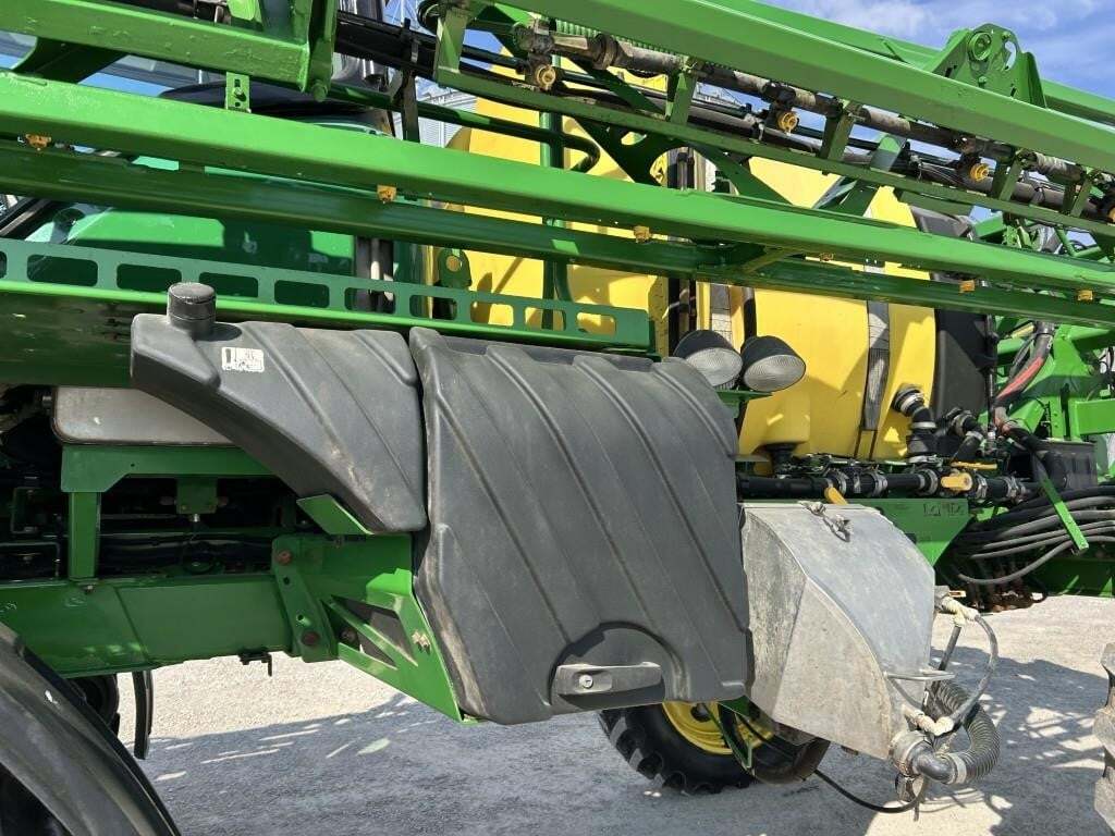 2015 John Deere R4030 Self-Propelled Sprayer