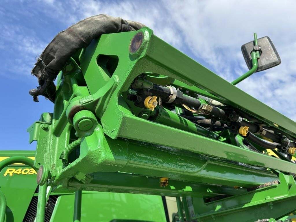 2015 John Deere R4030 Self-Propelled Sprayer