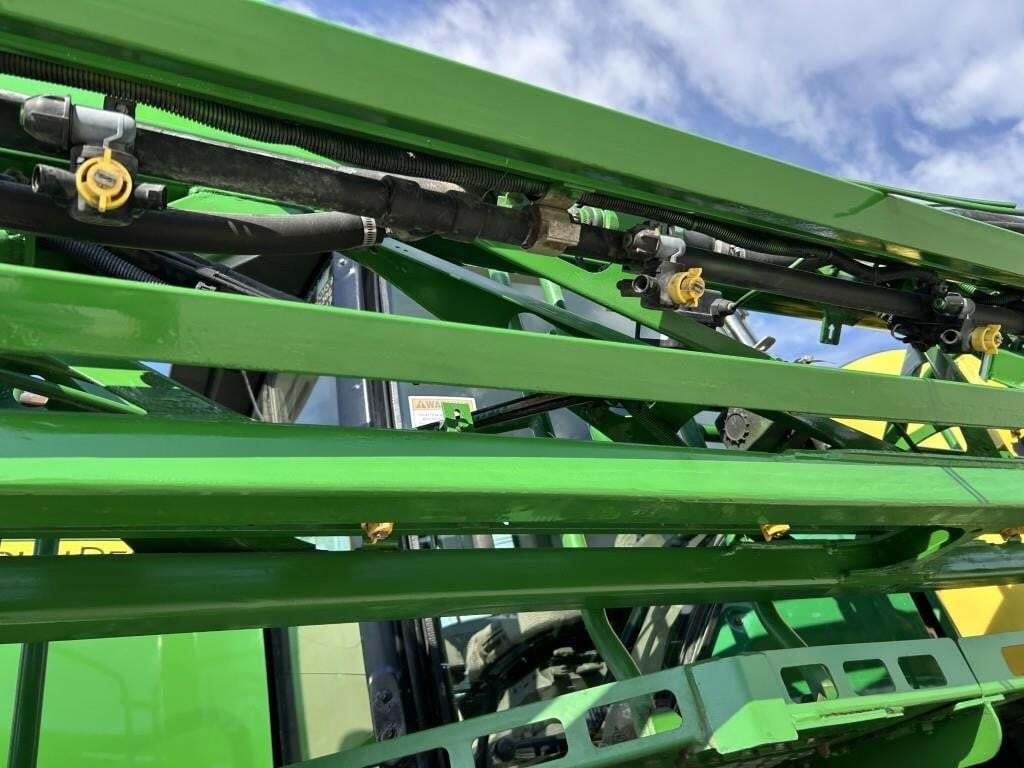 2015 John Deere R4030 Self-Propelled Sprayer
