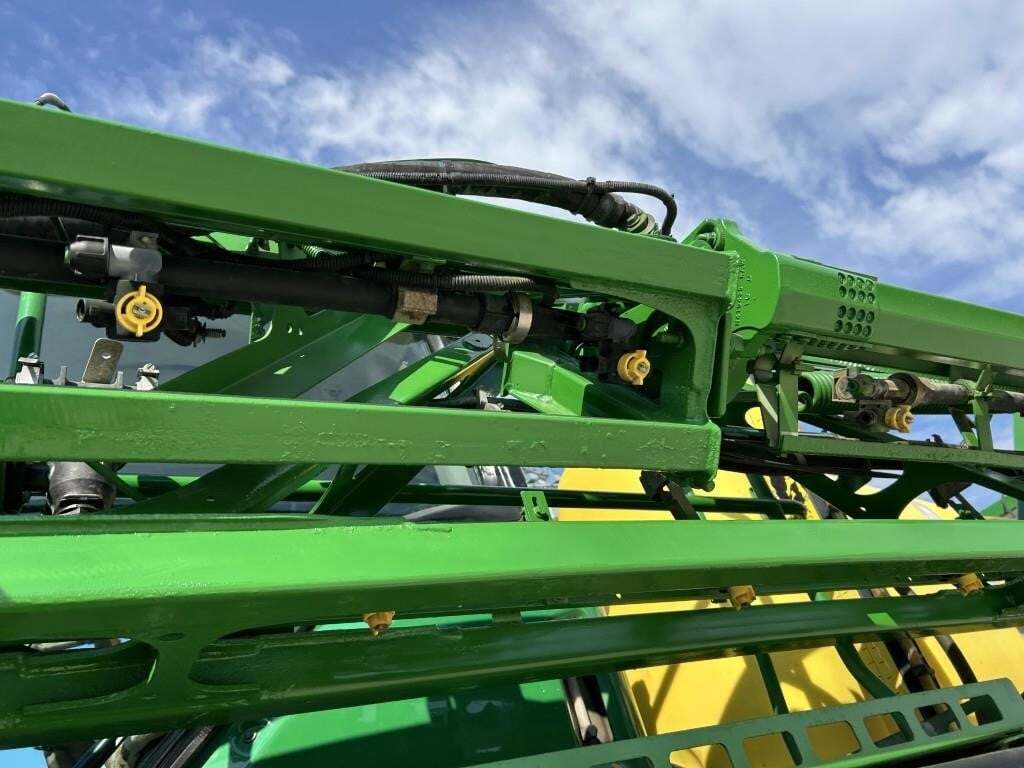 2015 John Deere R4030 Self-Propelled Sprayer