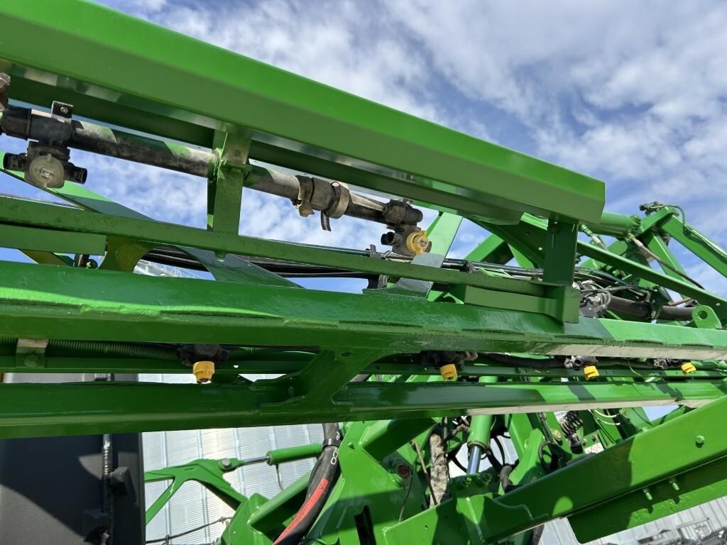 2015 John Deere R4030 Self-Propelled Sprayer