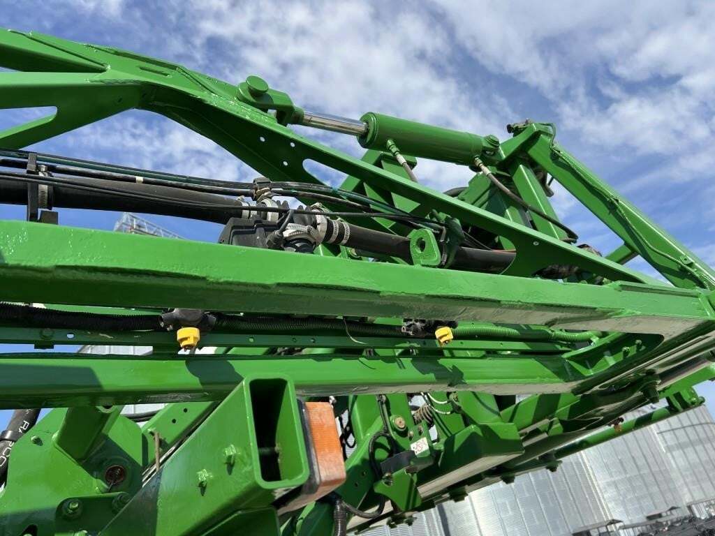 2015 John Deere R4030 Self-Propelled Sprayer