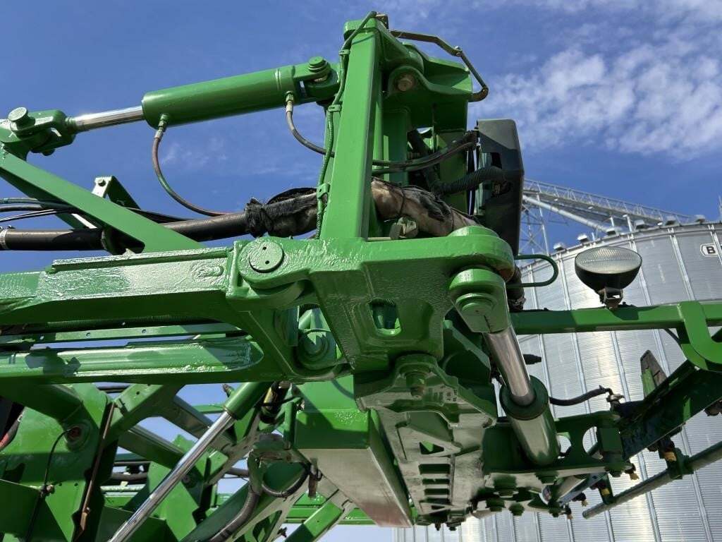 2015 John Deere R4030 Self-Propelled Sprayer